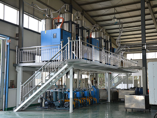 以創(chuàng)新為發(fā)展，以科技求生存