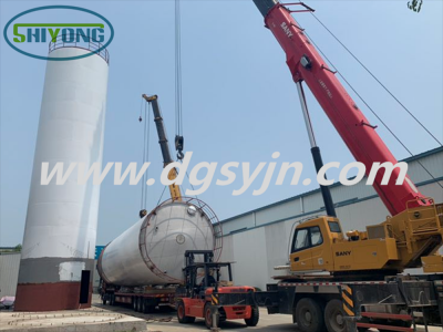 無紡布行業(yè)PP 大型料倉吊裝中