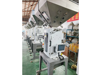 稱(chēng)重式拌料機(jī)